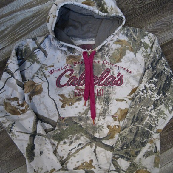 Cabela's Tops - Cabela's hooded sweatshirt with front pouch pocket